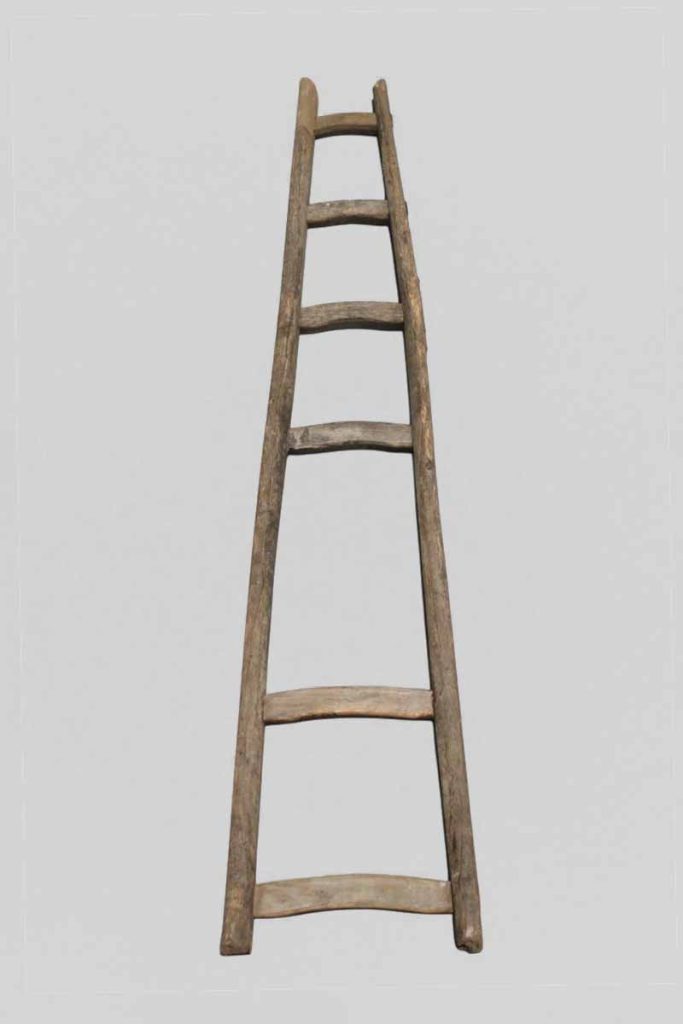 Rustic 4 Rung Ladder – The Classic Prop Hire Company